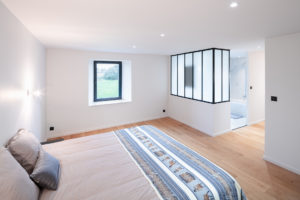 Chambre et en-suite blanc bois