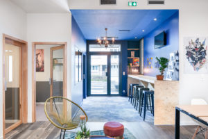 Entrée espace de coworking