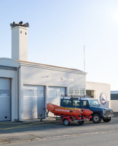 Garage pour bateaux et voitures de services