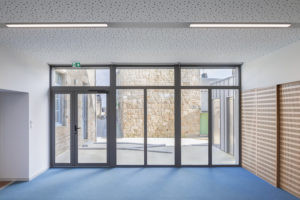 Nouvelle entrée de la mairie de Plouaret