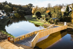 Passerelle bois La Roche-Derrien - B. Houssais Architecture